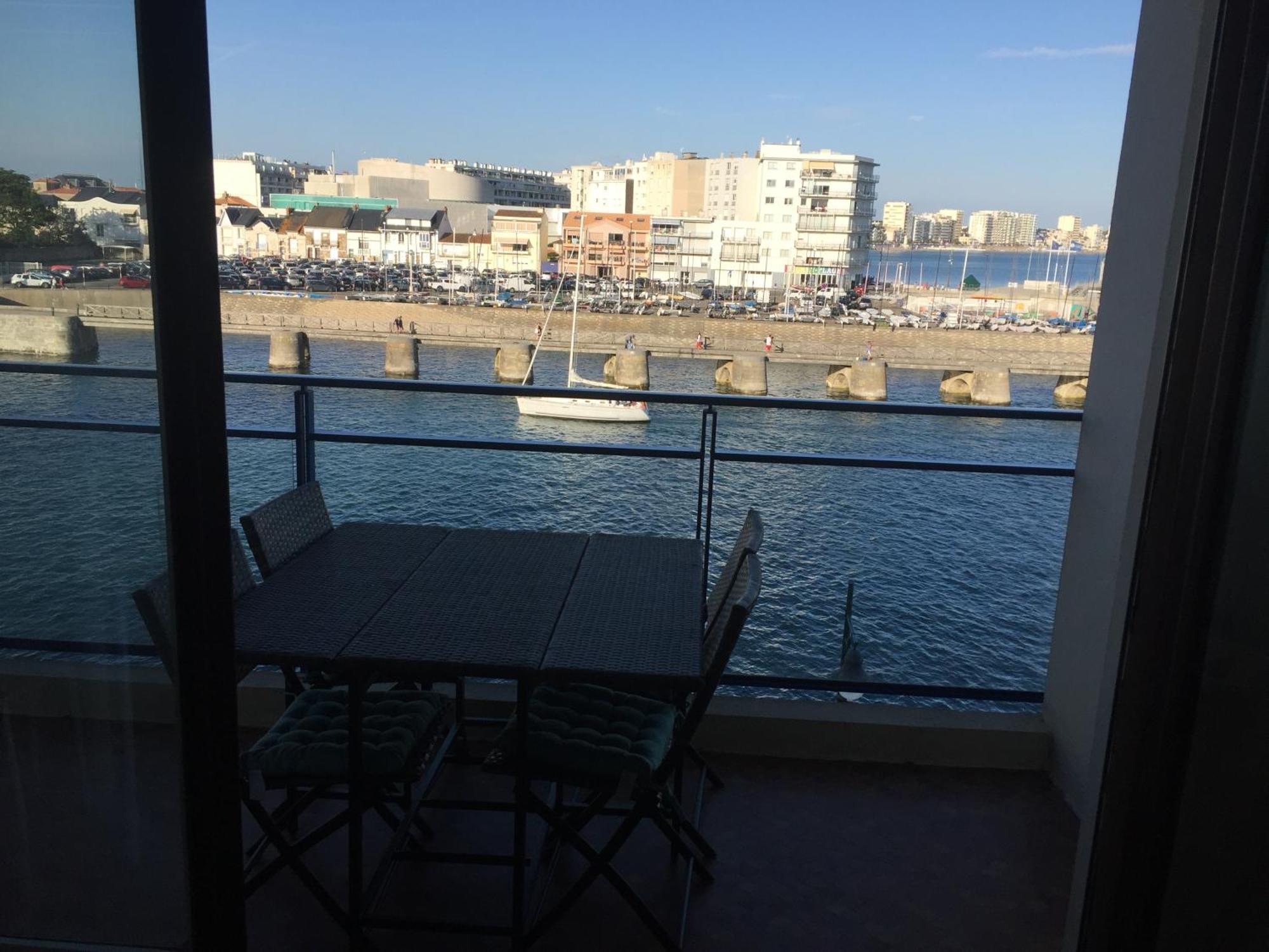 Le Vendee Globe Sous Votre Balcon Apartment La Chaume Luaran gambar