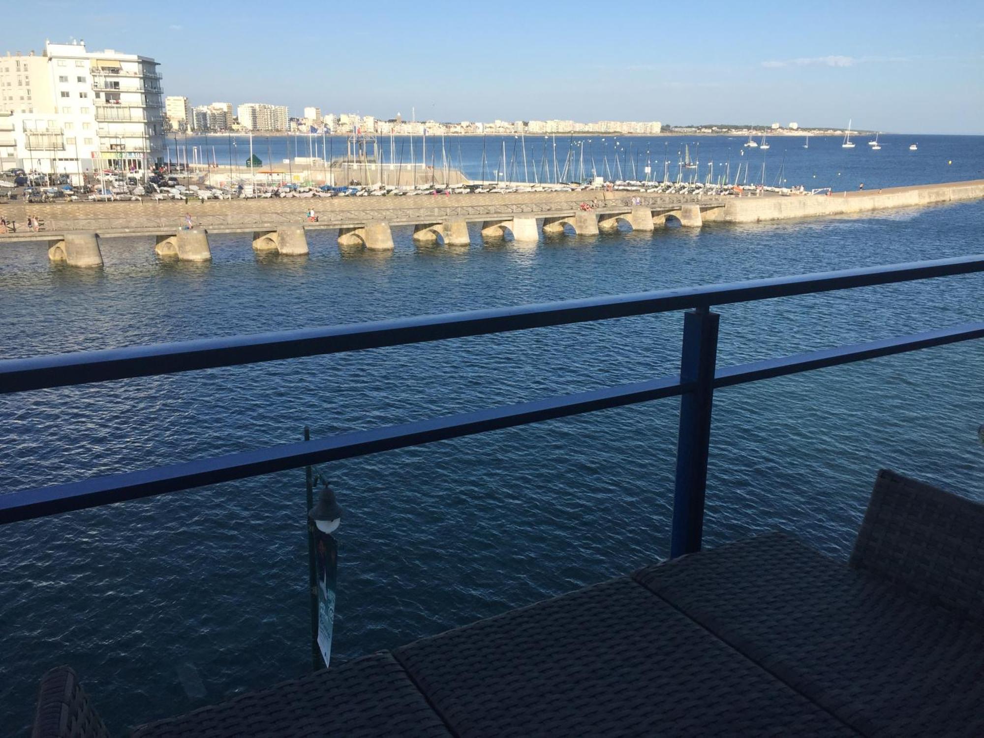 Le Vendee Globe Sous Votre Balcon Apartment La Chaume Luaran gambar