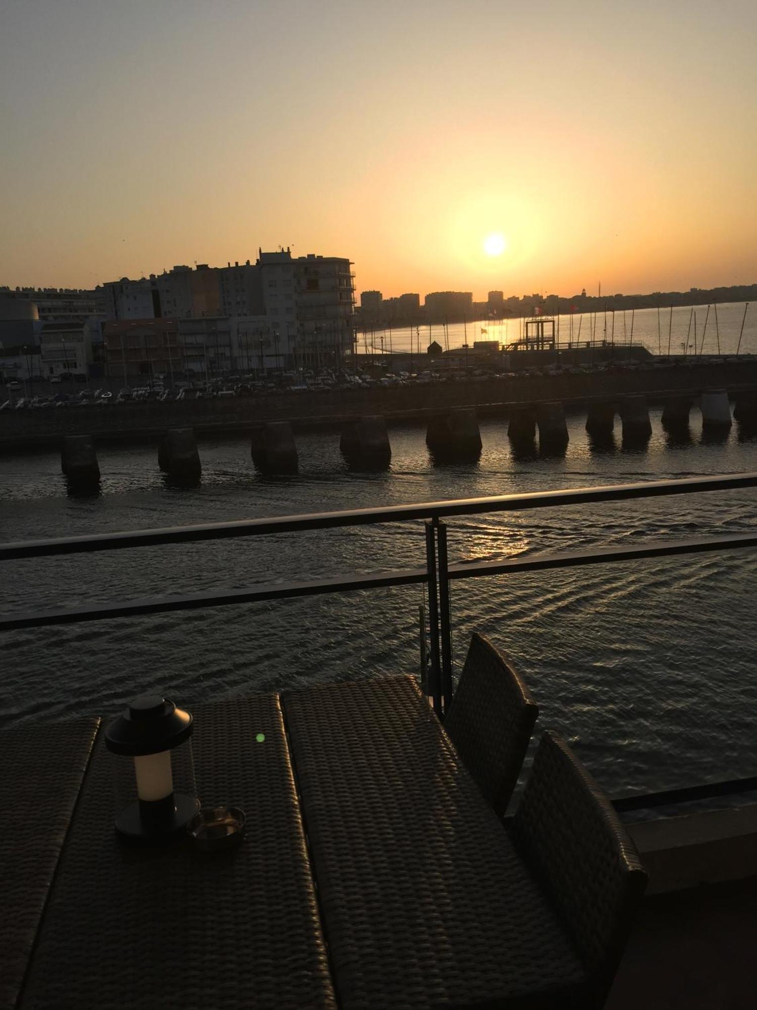 Le Vendee Globe Sous Votre Balcon Apartment La Chaume Luaran gambar
